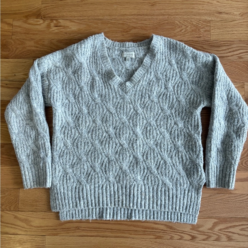 Lucky Brand Gray Cable-Knit V-Neck Sweater